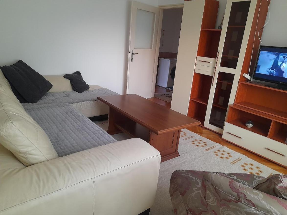 Apartman Bulevar Stupine Tuzla Eksteriør bilde